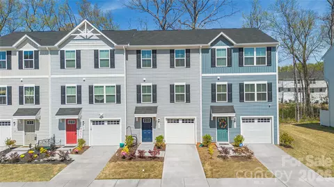 6109 Carrick Bend Ct, Charlotte, NC 28269