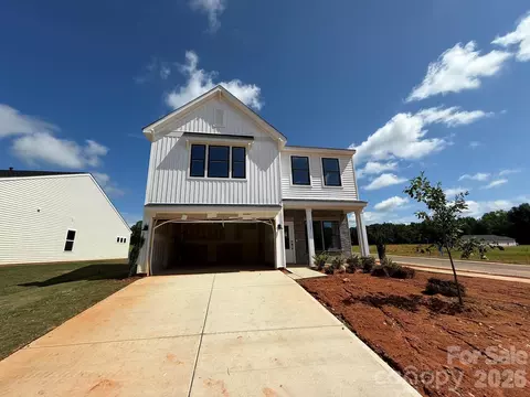 1305 Bansal Dr, Charlotte, NC 28215
