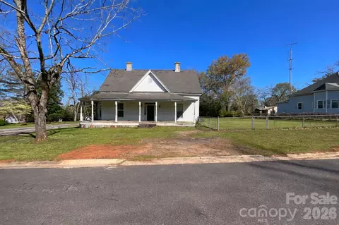 416 W Liberty St, Winnsboro, SC 29180