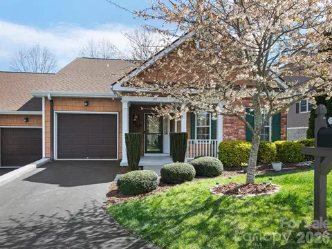 25 Old Pasture Way, Hendersonville, NC 28739