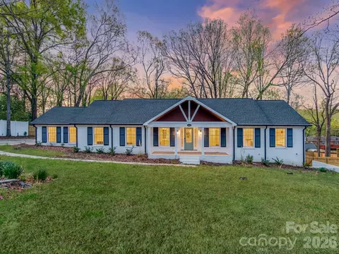 1632 Burtonwood Cir, Charlotte, NC 28212