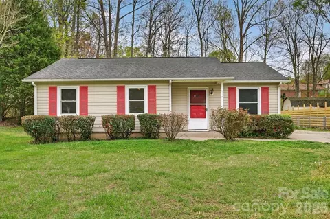 1713 Ranchwood Dr, Charlotte, NC 28217