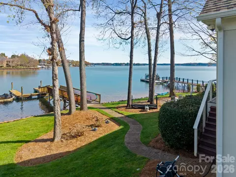 17723 Springwinds Dr, Cornelius, NC 28031 photo 8