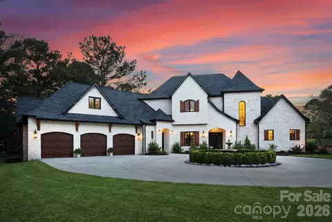 152 Forum Dr, Mooresville, NC 28117