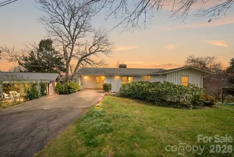 30 Jb Ivey Ln, Lake Junaluska, NC 28745