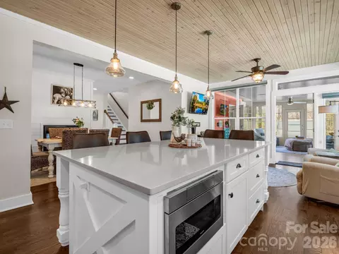 Kitchen - 52 Old Spring Dr, Candler, NC 28715 photo 5 of 5