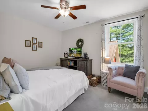 Bedroom - 52 Old Spring Dr, Candler, NC 28715 photo 5 of 6