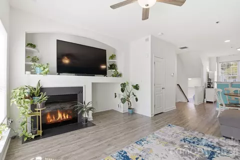 2814 Avalon Loop Rd, Charlotte, NC 28269