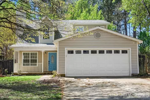 3601 Cedarbark Dr, Matthews, NC 28105