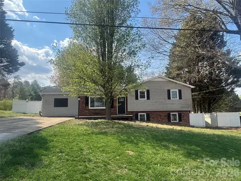 2618 32nd Ne Ave NE, Hickory, NC 28601