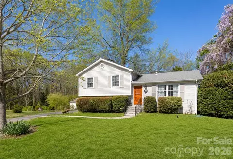 6701 Rugby Ln, Charlotte, NC 28226