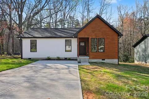 425 W Ballard St, Cherryville, NC 28021