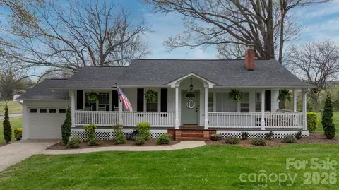 208 S 1st Ave, Maiden, NC 28650