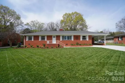 345 S Magnolia St, Mooresville, NC 28115