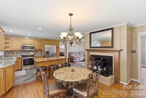345 S Magnolia St, Mooresville, NC 28115
