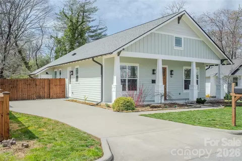 112 E Jordan St, Brevard, NC 28712 photo 2