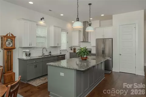 112 E Jordan St, Brevard, NC 28712 photo 8