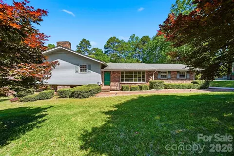 140 28th Avenue Nw Dr NW, Hickory, NC 28601