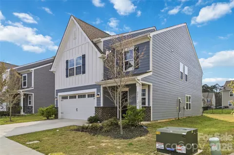 Exterior - 2801 Oldfield Dr, Monroe, NC 28110 photo 2 of 4
