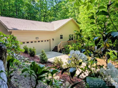 14 Isuhdavga Ct, Brevard, NC 28712