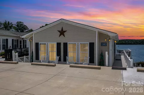141 Badin Lake Cir, New London, NC 28127