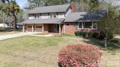 300 Carlisle Ave, Winnsboro, SC 29180