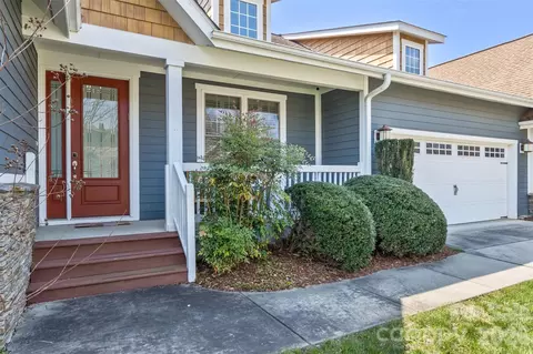 37 Creekside View Dr, Asheville, NC 28804