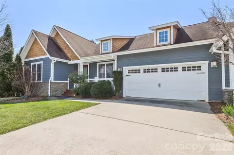 37 Creekside View Dr, Asheville, NC 28804