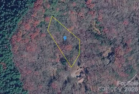 104 Piper Ln, Franklin, NC 28734