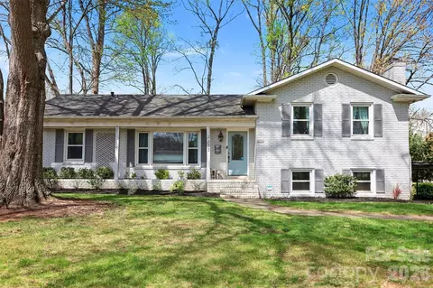 2233 Stonewood Dr, Charlotte, NC 28210