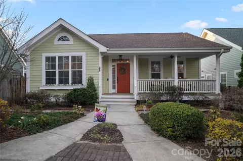 68 S Inglenook Ln, Flat Rock, NC 28731