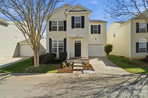 7712 Grapetree Ct, Charlotte, NC 28215