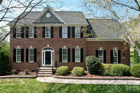 8224 Glamorgan Ln, Matthews, NC 28104