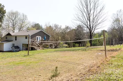 Exterior - 4100 S Fork St, Hickory, NC 28602 photo 6 of 6