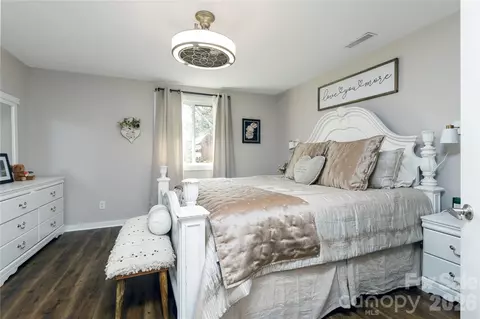 Bedroom - 4100 S Fork St, Hickory, NC 28602 photo 6 of 7