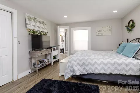 Bedroom - 4100 S Fork St, Hickory, NC 28602 photo 3 of 7