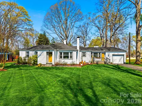 203 8th Ne St NE, Conover, NC 28613