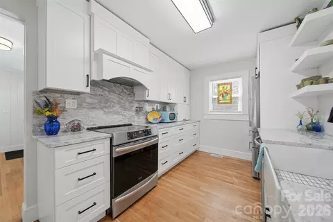 Kitchen - 203 8th Ne St NE, Conover, NC 28613 photo 4 of 7