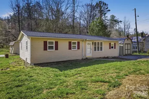 1553 Echo Dr, Lenoir, NC 28645