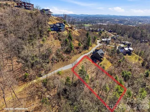 367 Curtain Blf, Hendersonville, NC 28791