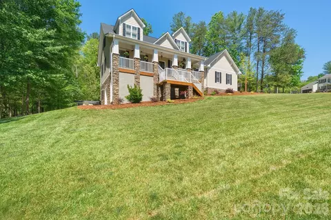 321 Winding Creek Dr, Morganton, NC 28655