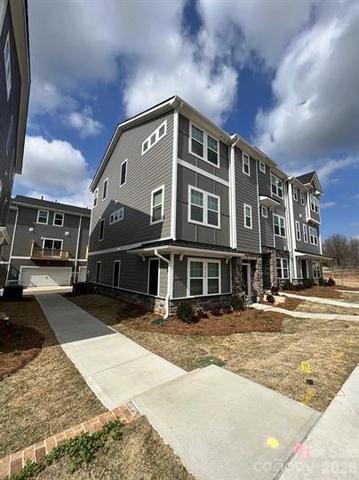3754 Memorial Pkwy, Charlotte, NC 28217