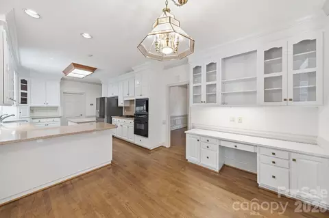 5215 Silchester Ln, Charlotte, NC 28215