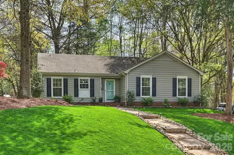 2310 Oldenburg Dr, Charlotte, NC 28210