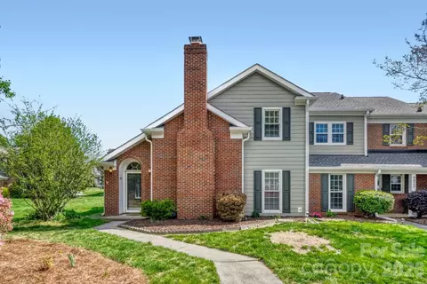 9411 Kings Falls Dr, Charlotte, NC 28210