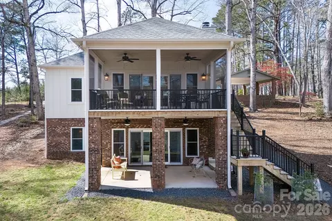 689 Emerald Shores Rd, Mount Gilead, NC 27306