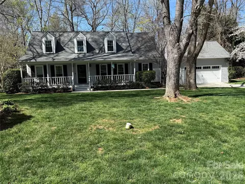 2922 Butter Churn Ln, Matthews, NC 28105