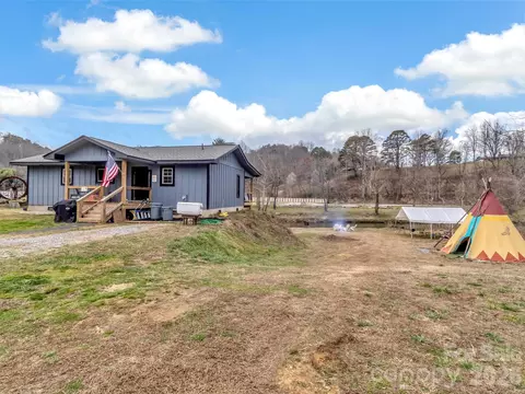 Exterior - 522 N River Rd, Sylva, NC 28779 photo 4 of 13