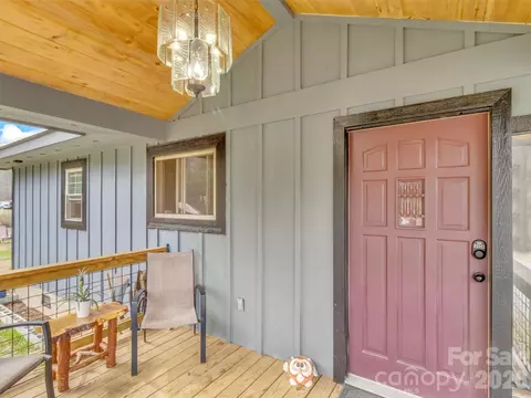 Exterior - 522 N River Rd, Sylva, NC 28779 photo 3 of 13