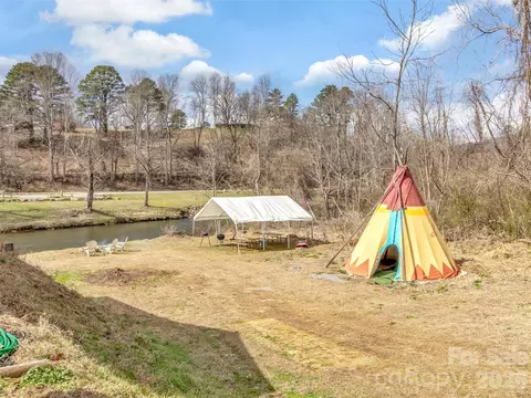 Exterior - 522 N River Rd, Sylva, NC 28779 photo 9 of 13